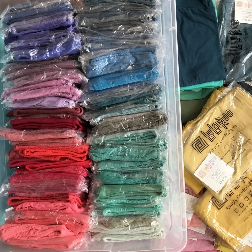New In Package! Solid LuLaRoe One Size Leggings - Picture 2 of 2
